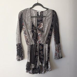 Leith (Nordstrom) long sleeve floral romper XS